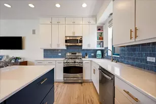 3308 N Greenview Ave, Chicago, IL 60657 - Photo 8