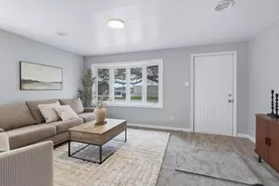 4120 4th St, East Moline, IL 61244 - Photo 4