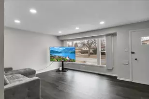 406 N Park Dr, Glenwood, IL 60425 - Photo 4