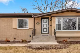 406 N Park Dr, Glenwood, IL 60425 - Photo 2