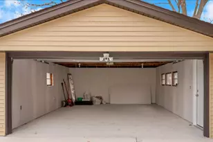 406 N Park Dr, Glenwood, IL 60425 - Photo 28