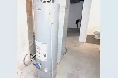 915 Hoban Avenue, Rockford, IL 61101 - Photo 32