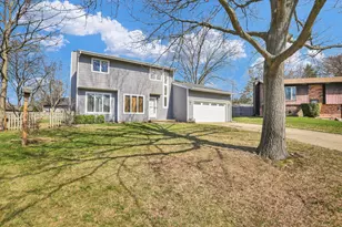 4 Genevieve Ln, Champaign, IL 61822 - Photo 2