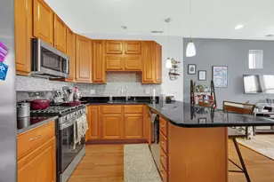 2945 W Belle Plaine Ave, Chicago, IL 60618 - Photo 4