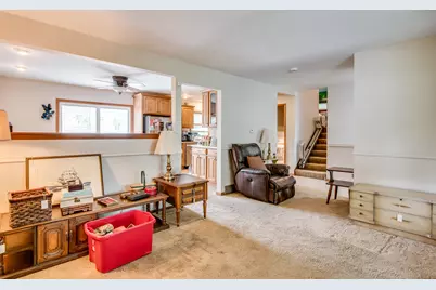 319 Jewel Avenue, Saint Charles, IL 60174 - Photo 8
