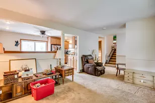 319 Jewel Ave, Saint Charles, IL 60174 - Photo 8