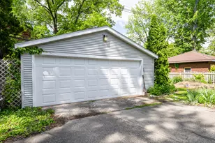 918 W Park Ave, Champaign, IL 61821 - Photo 4