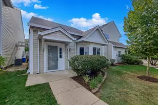 372 Windsong Ct, Bolingbrook, IL 60440 - Photo 2