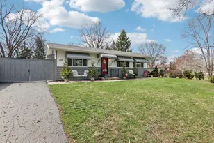 238 Frontage Rd, Winnetka, IL 60093 - Photo 1