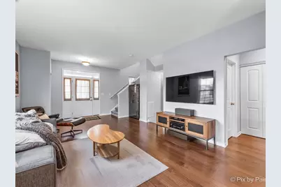 [Address not provided], Elgin, IL 60124 - Photo 4