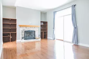 3138 Taunton St, Elgin, IL 60124 - Photo 2
