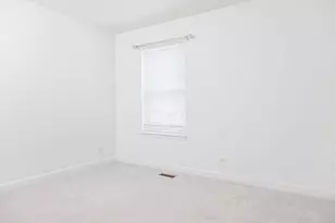 3138 Taunton St, Elgin, IL 60124 - Photo 12