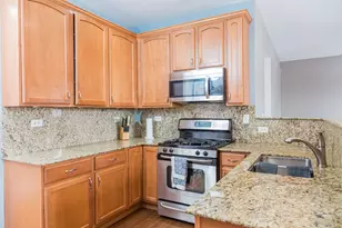 3138 Taunton St, Elgin, IL 60124 - Photo 6