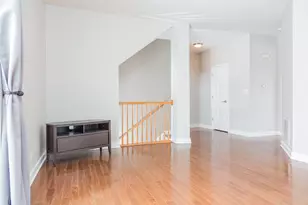 3138 Taunton St, Elgin, IL 60124 - Photo 4
