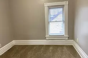 441 Addison St, Elgin, IL 60120 - Photo 10