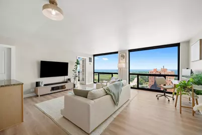 4343 N Clarendon Avenue #2104, Chicago, IL 60613 - Photo 2