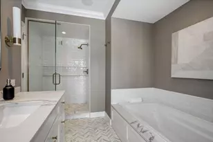 60 W Erie St, Chicago, IL 60654 - Photo 24