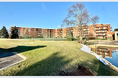 18 E Old Willow Road #522N, Prospect Heights, IL 60070 - Photo 1