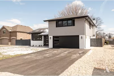 10433 S 83rd Avenue, Palos Hills, IL 60465 - Photo 2