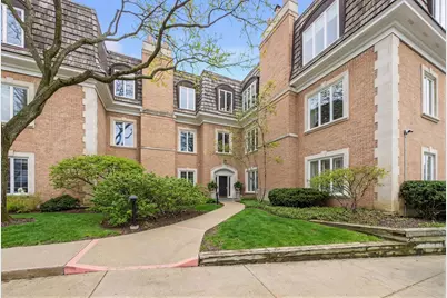 485 Oakwood Avenue #D-2, Lake Forest, IL 60045 - Photo 1