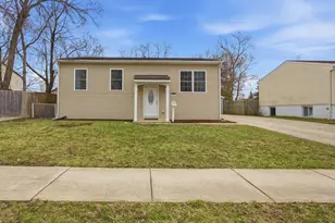 205 Fremont Ave, Romeoville, IL 60446 - Photo 2
