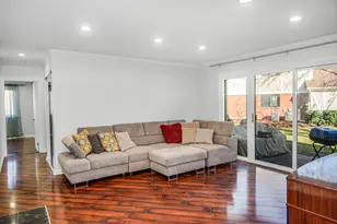 1168 Middlebury Ln, Wheeling, IL 60090 - Photo 2