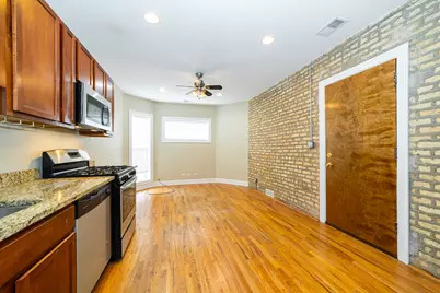 1644 W Greenleaf Avenue #2S, Chicago, IL 60626 - Photo 4