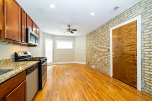 1644 W Greenleaf Ave, Chicago, IL 60626 - Photo 4