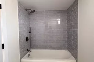 8537 W Sunnyside Ave, Chicago, IL 60656 - Photo 18