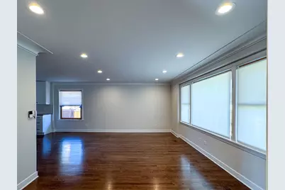 8537 W Sunnyside Avenue, Chicago, IL 60656 - Photo 4