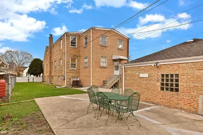 2000 N 73rd Avenue, Elmwood Park, IL 60707 - Photo 2
