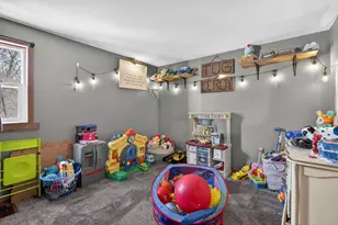 911 E Washington St, Morris, IL 60450 - Photo 14