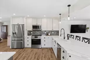 1335 S Villa Ave, Villa Park, IL 60181 - Photo 14