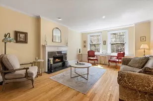 210 E Pearson St, Chicago, IL 60611 - Photo 2