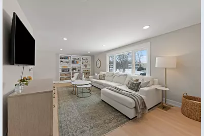 [Address not provided], Wheaton, IL 60189 - Photo 4