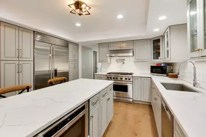 26 The Court Of Island Point, Northbrook, IL 60062 - Photo 10