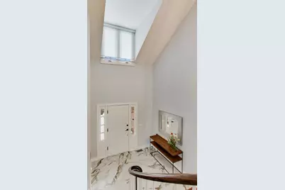 26 The Court Of Island Point, Northbrook, IL 60062 - Photo 4