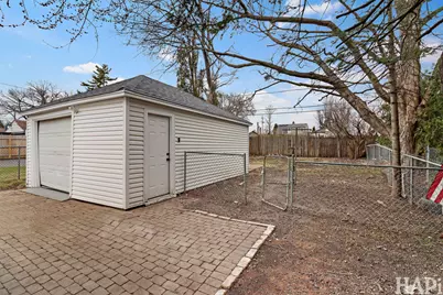 610 S Fulton Avenue, Waukegan, IL 60085 - Photo 22