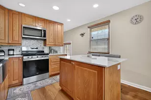 16827 Glen Oaks Dr, Country Club Hills, IL 60478 - Photo 12