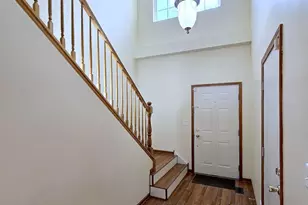 2738 Borkshire Ln, Aurora, IL 60502 - Photo 6