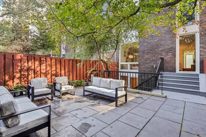 1319 N Sandburg Terrace, Chicago, IL 60610 - Photo 32