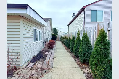 28 W Devon Avenue, Glendale Heights, IL 60139 - Photo 32