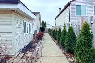 28 W Devon Ave, Glendale Heights, IL 60139 - Photo 32