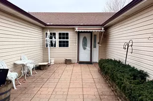 28 W Devon Ave, Glendale Heights, IL 60139 - Photo 2