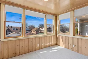 5546 N Austin Ave, Chicago, IL 60630 - Photo 24