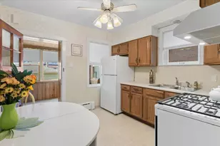 5546 N Austin Ave, Chicago, IL 60630 - Photo 4