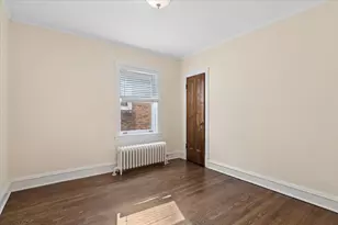 5546 N Austin Ave, Chicago, IL 60630 - Photo 20