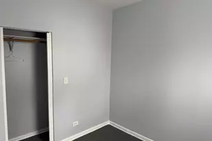 10800 S Hoxie Ave, Chicago, IL 60617 - Photo 4