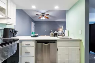 820 Elder Rd, Homewood, IL 60430 - Photo 4