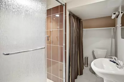 10424 S Forest Avenue, Chicago, IL 60628 - Photo 18